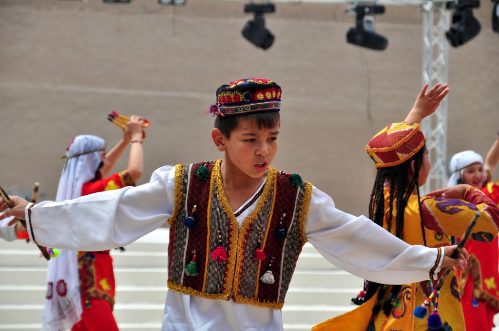 04 Khiva - giovane danzatore.JPG
